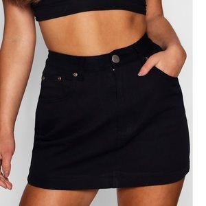 Cute black denim miniskirt, perfect for Summer